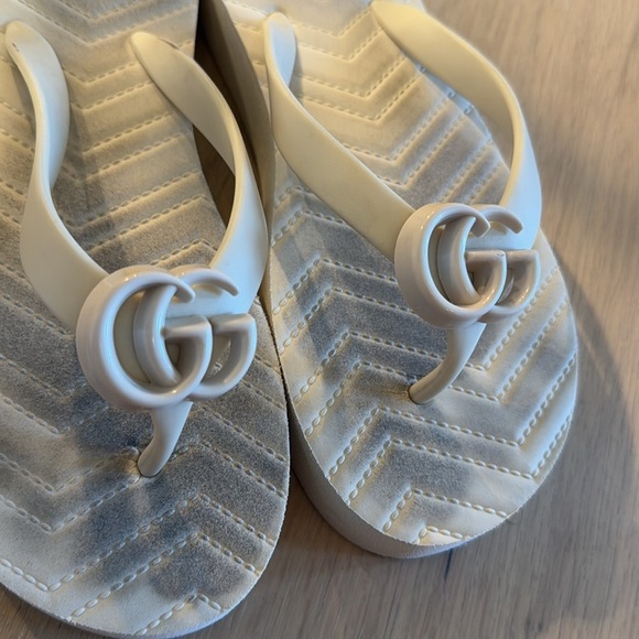 GUCCI GG Platform Flip Flop - Picture 2 of 6